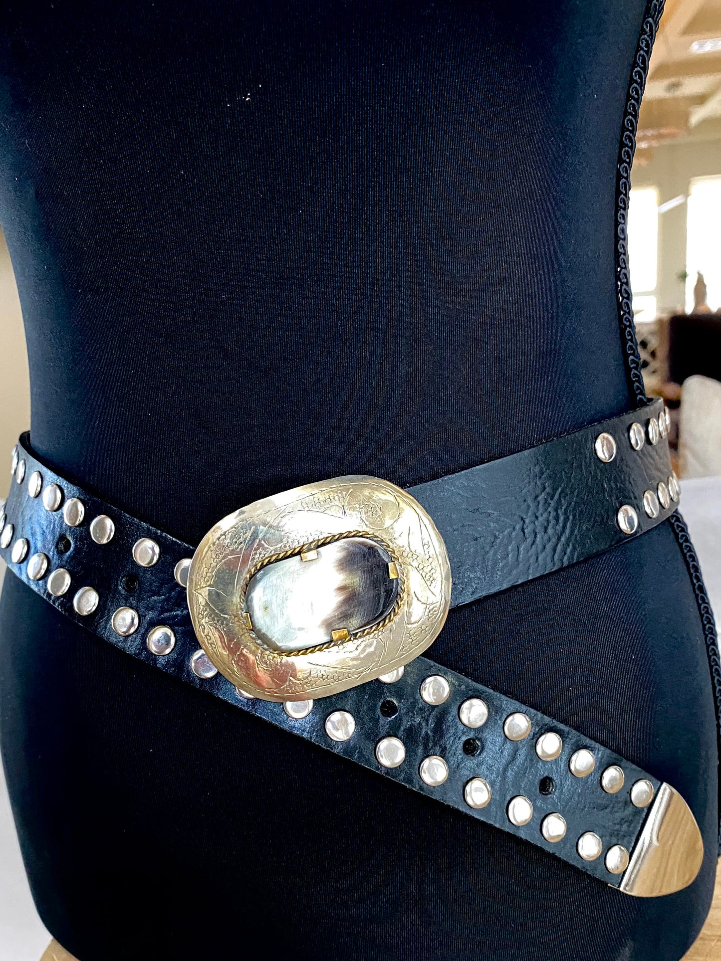 Rivet Black in Small / Medium belts